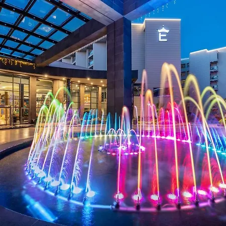 Elexus Hotel & Resort & Spa & Casino מלון 5*
