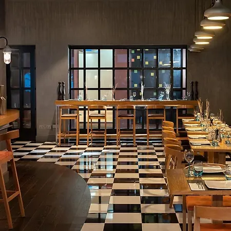 Elexus Hotel & Resort & Spa & Casino קיירניה