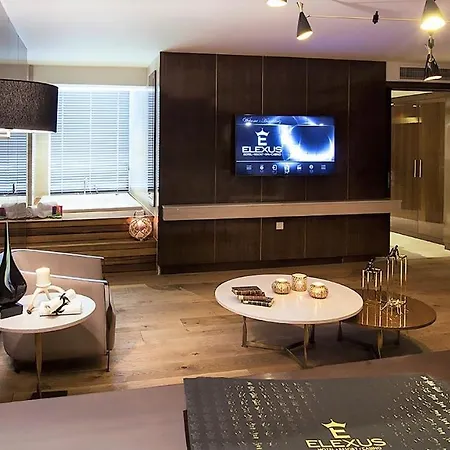 Elexus Hotel & Resort & Spa & Casino קיירניה